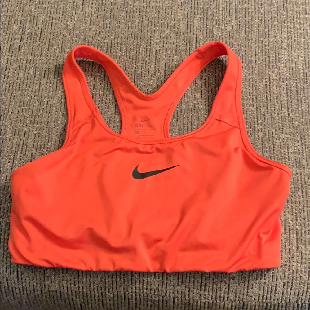 Women’s Nike sports bra salmon